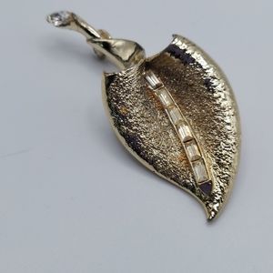 Vintage Cala Lily Brooch w/Clear Rhinestones 2.75".